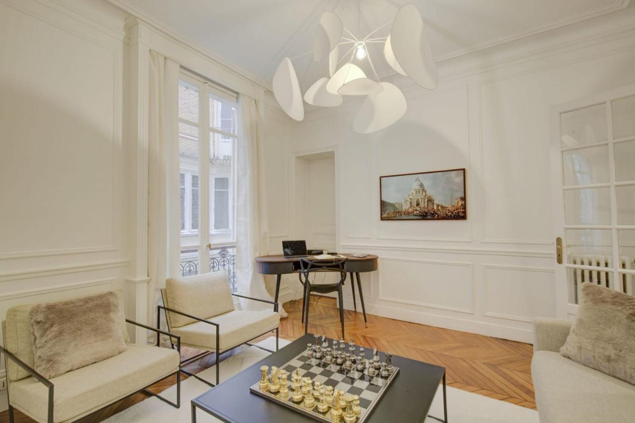 Le Parisien Chic Et Contemporain Paris